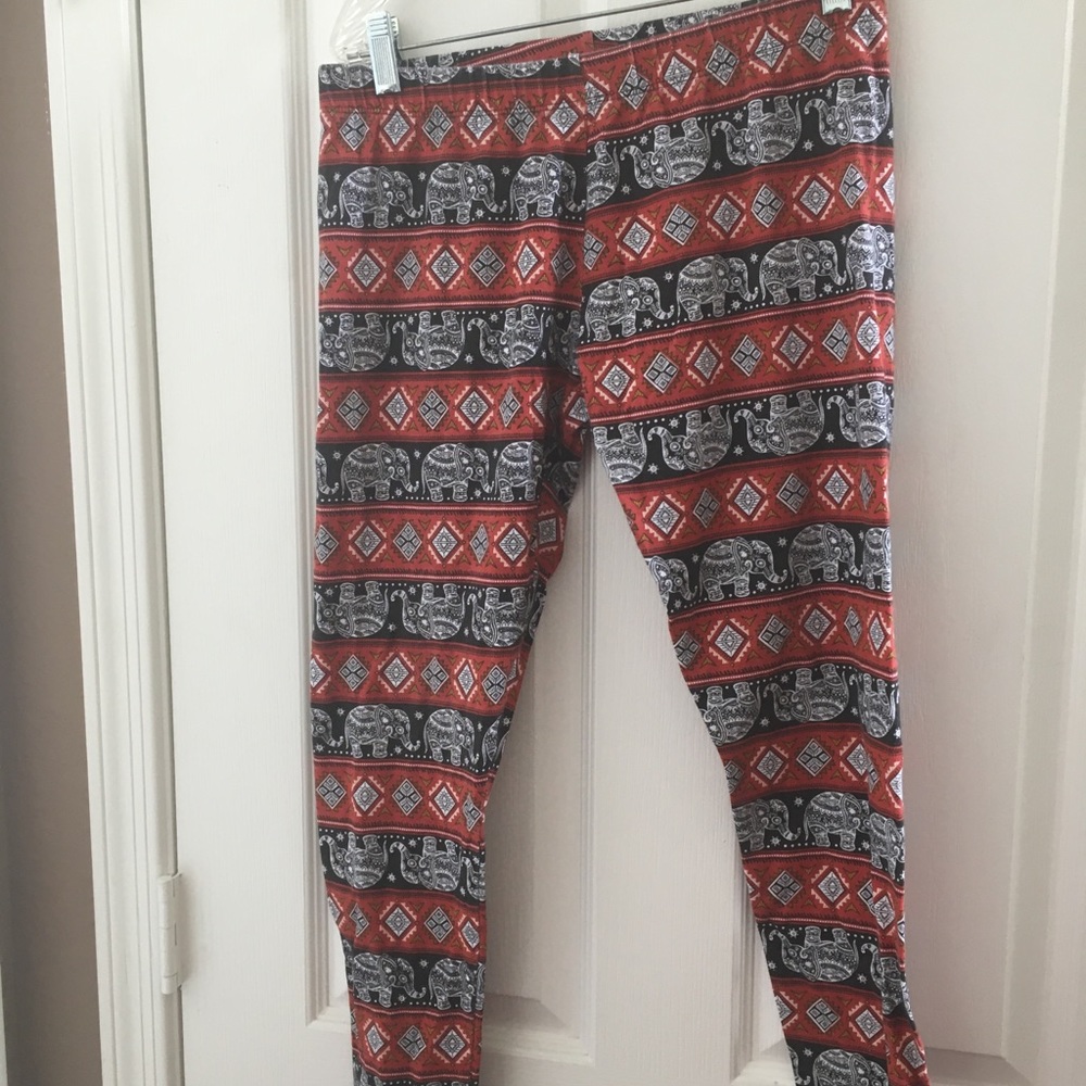 FINAL MARKDOWN no boundaries leggings large 11/13